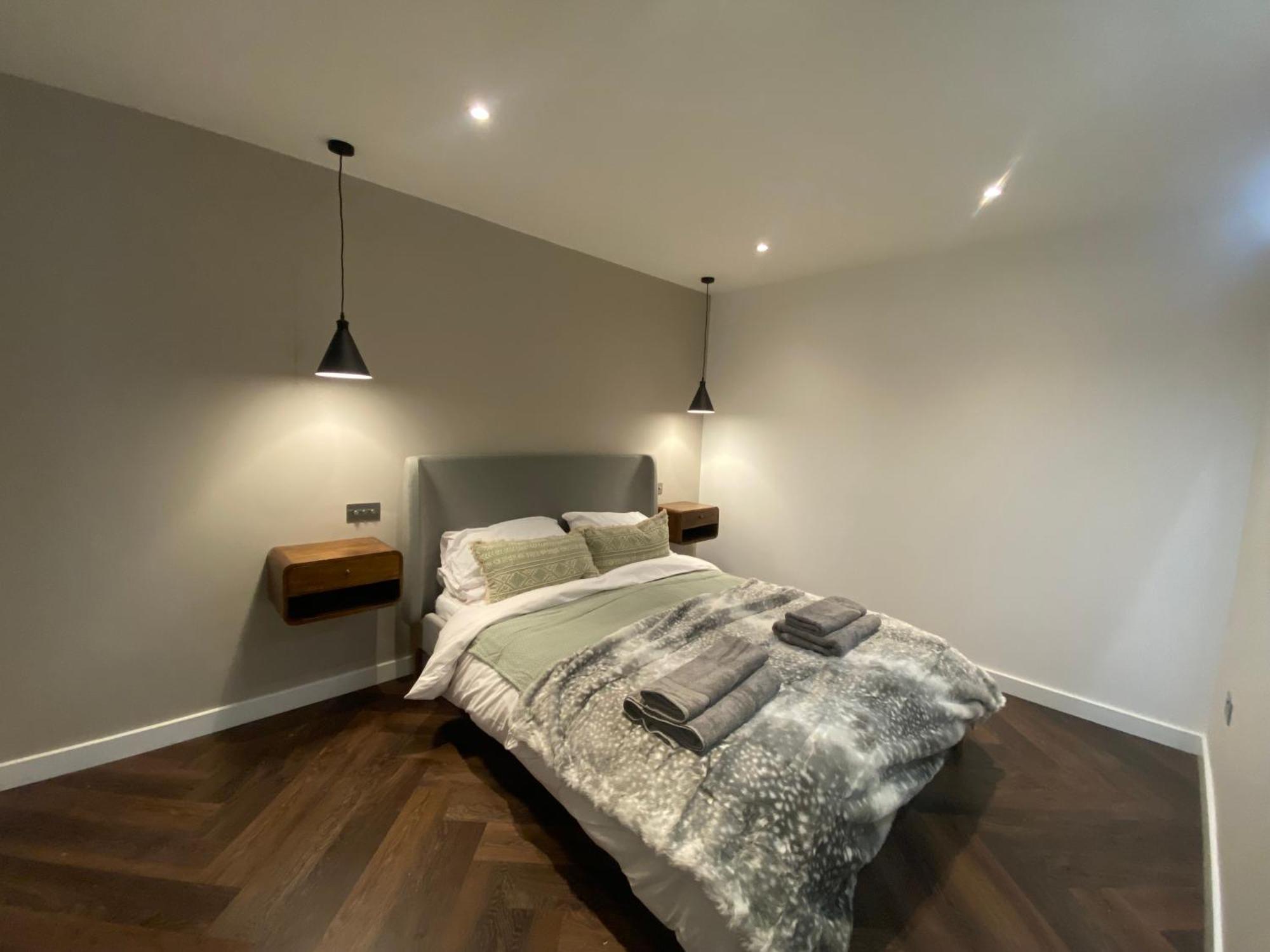 The Retreat, Luxury In With Parking Homestay