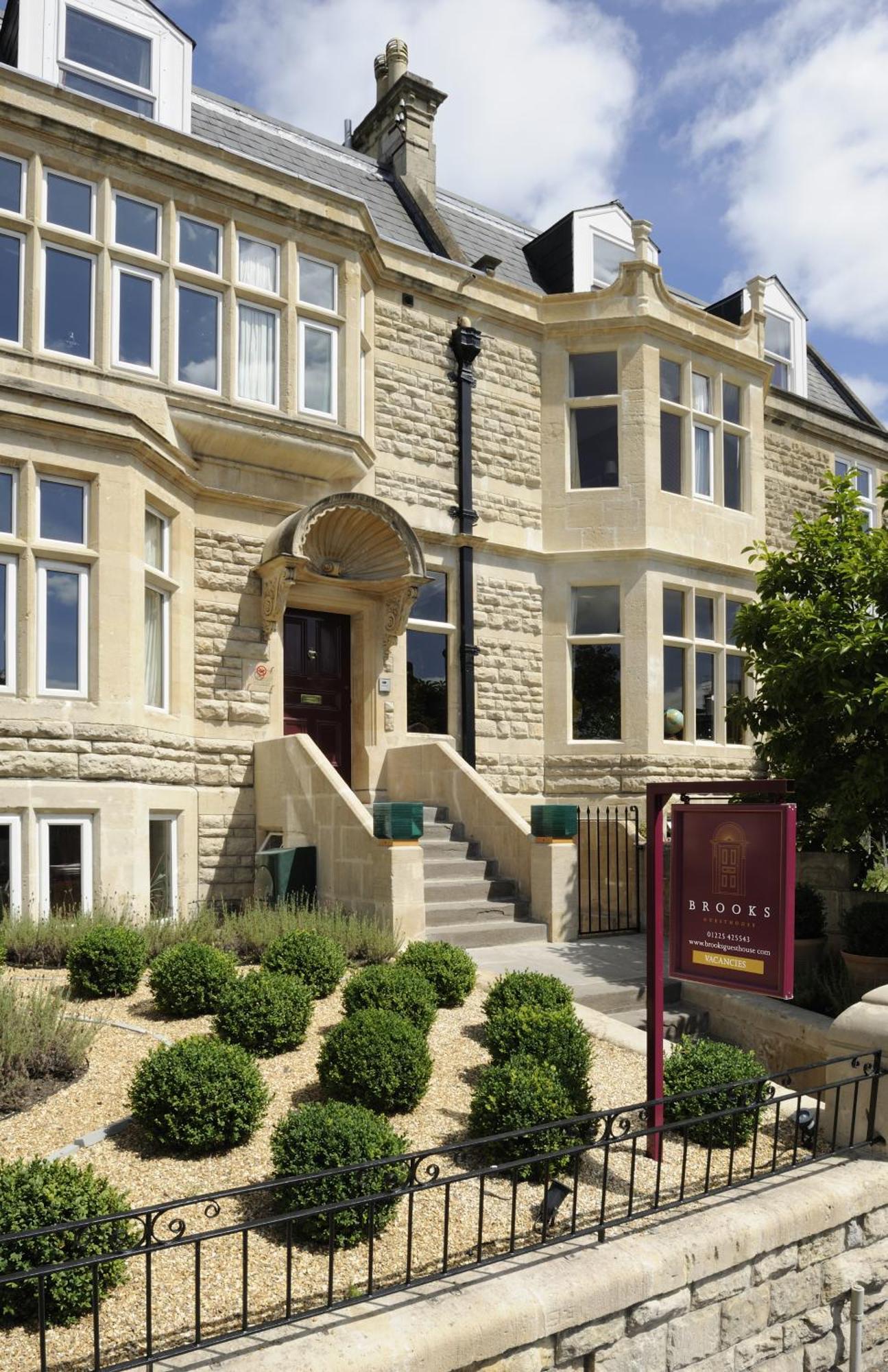Guest house Brooks 4*