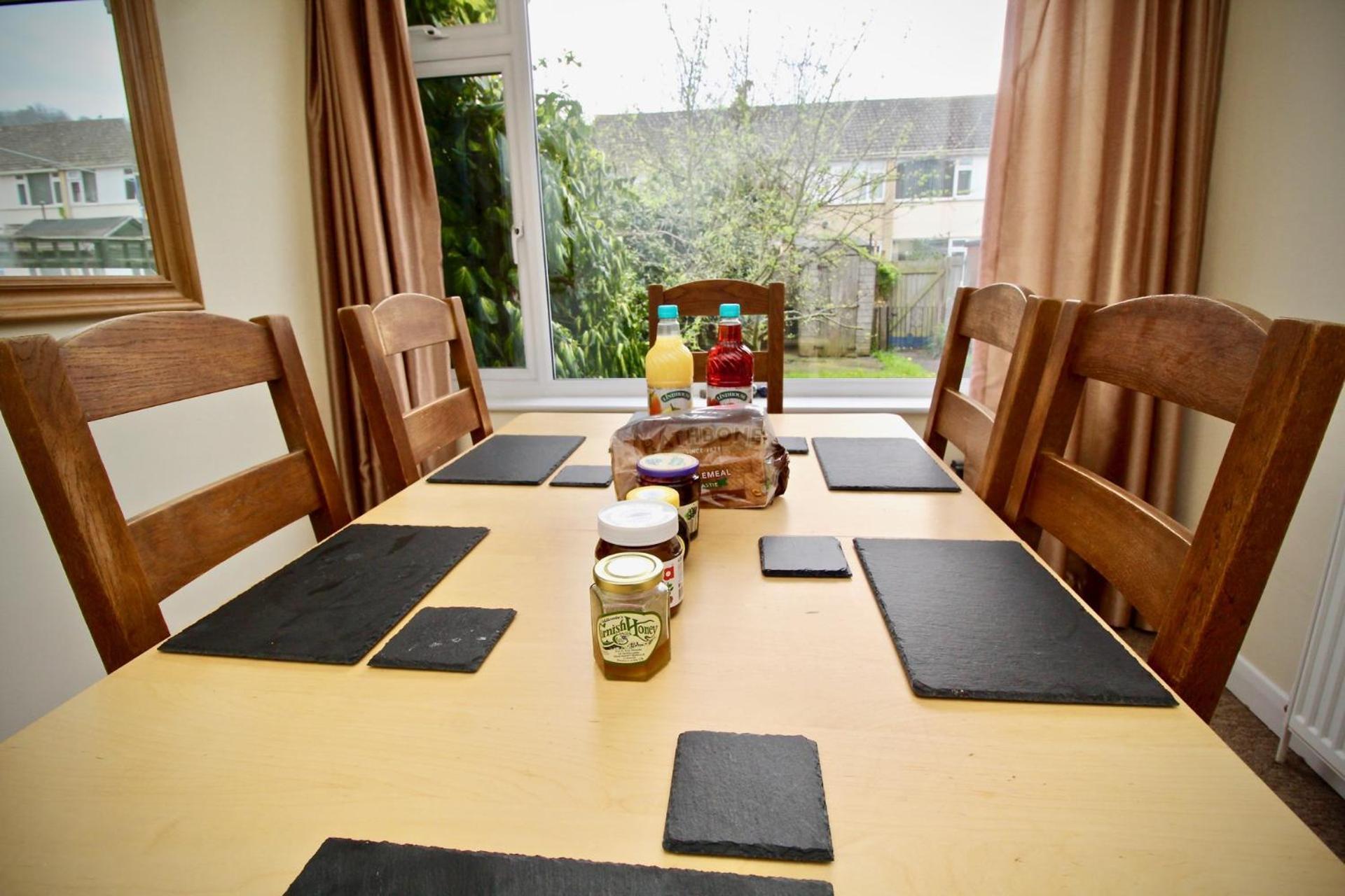 Homestay Henry's *