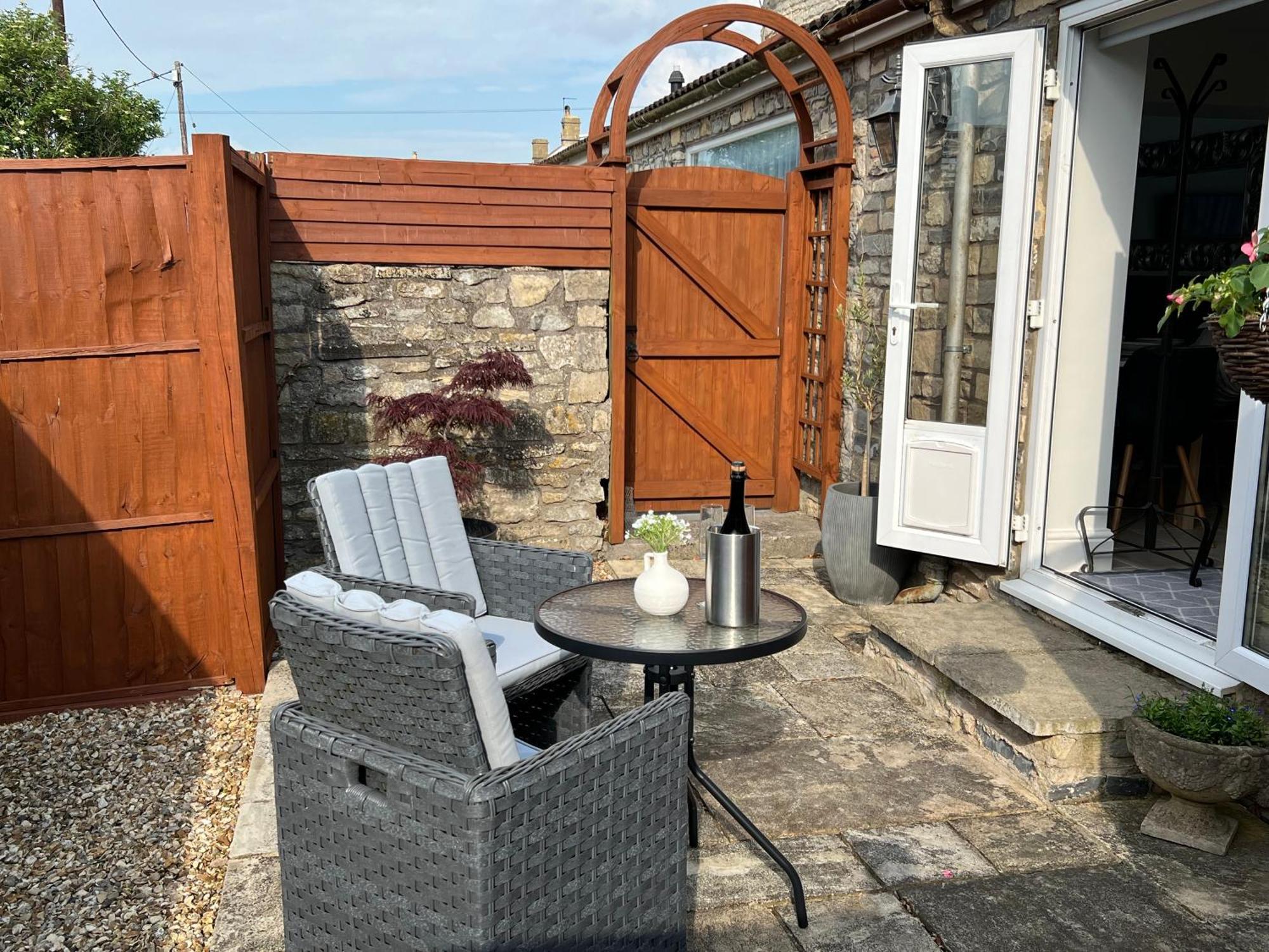 Cosy Countryside Near With Free Parking Bath