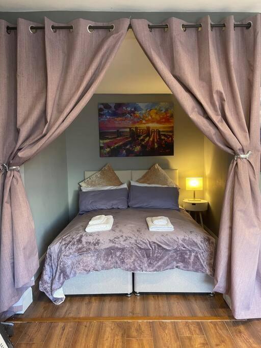 Cosy - Centre Near Train Station Apartment *