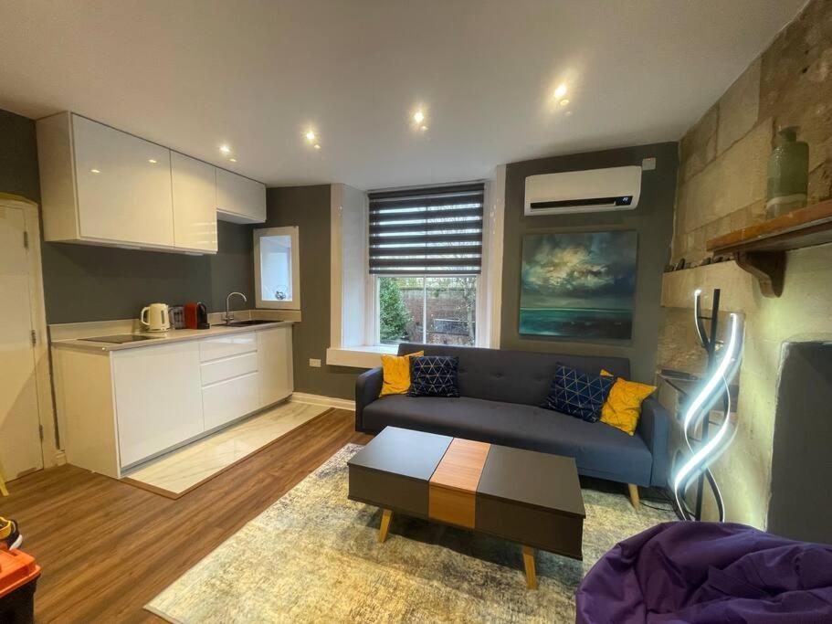 Cosy - Centre Near Train Station Apartment Bath