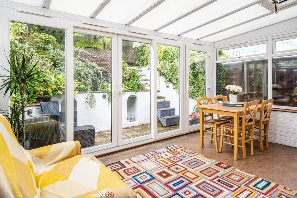 Stunning 4 Bedroom House In