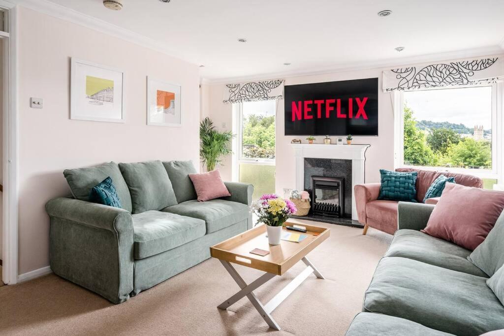Stunning 4 Bedroom House In Holiday home