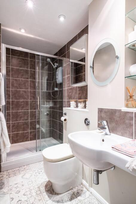 Stunning 4 Bedroom House In