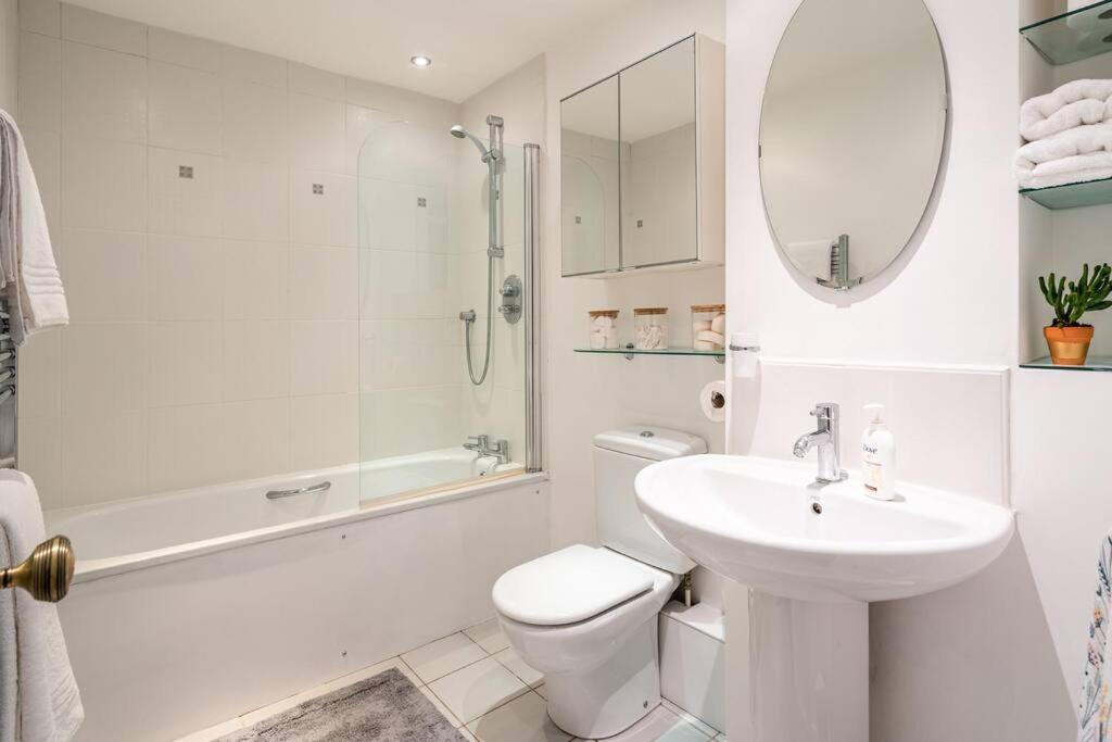 Stunning 4 Bedroom House In Holiday home