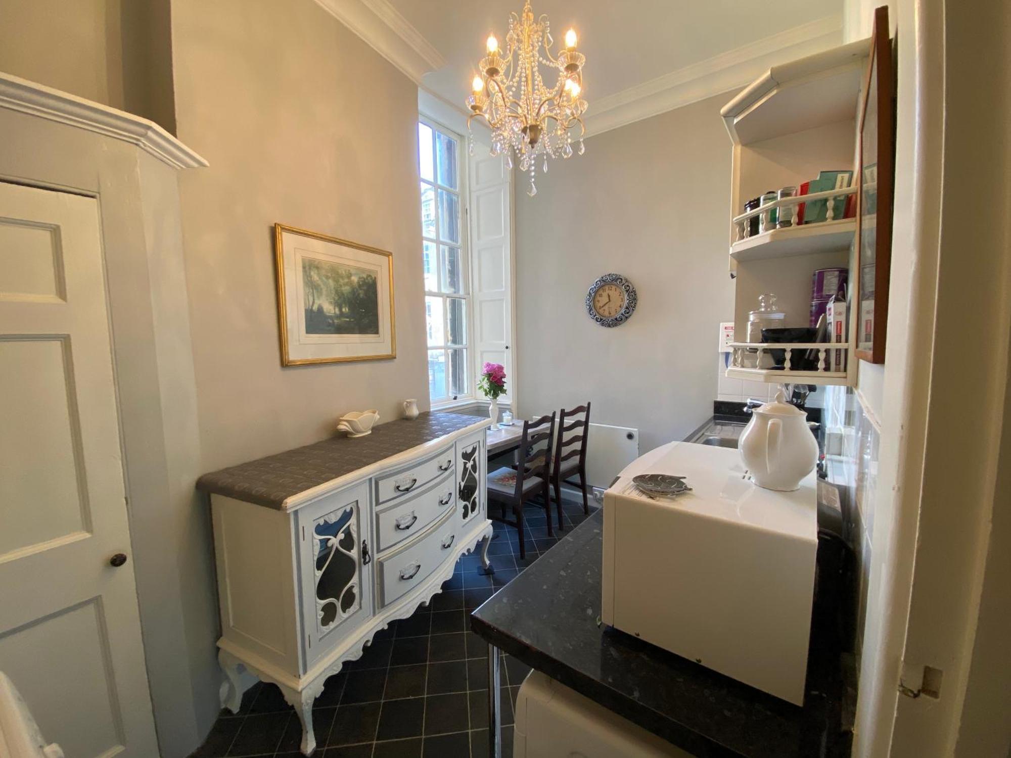 Bed & Breakfast Elegant & Romantic - Entire Flat With 2 Magnificent Views Bath