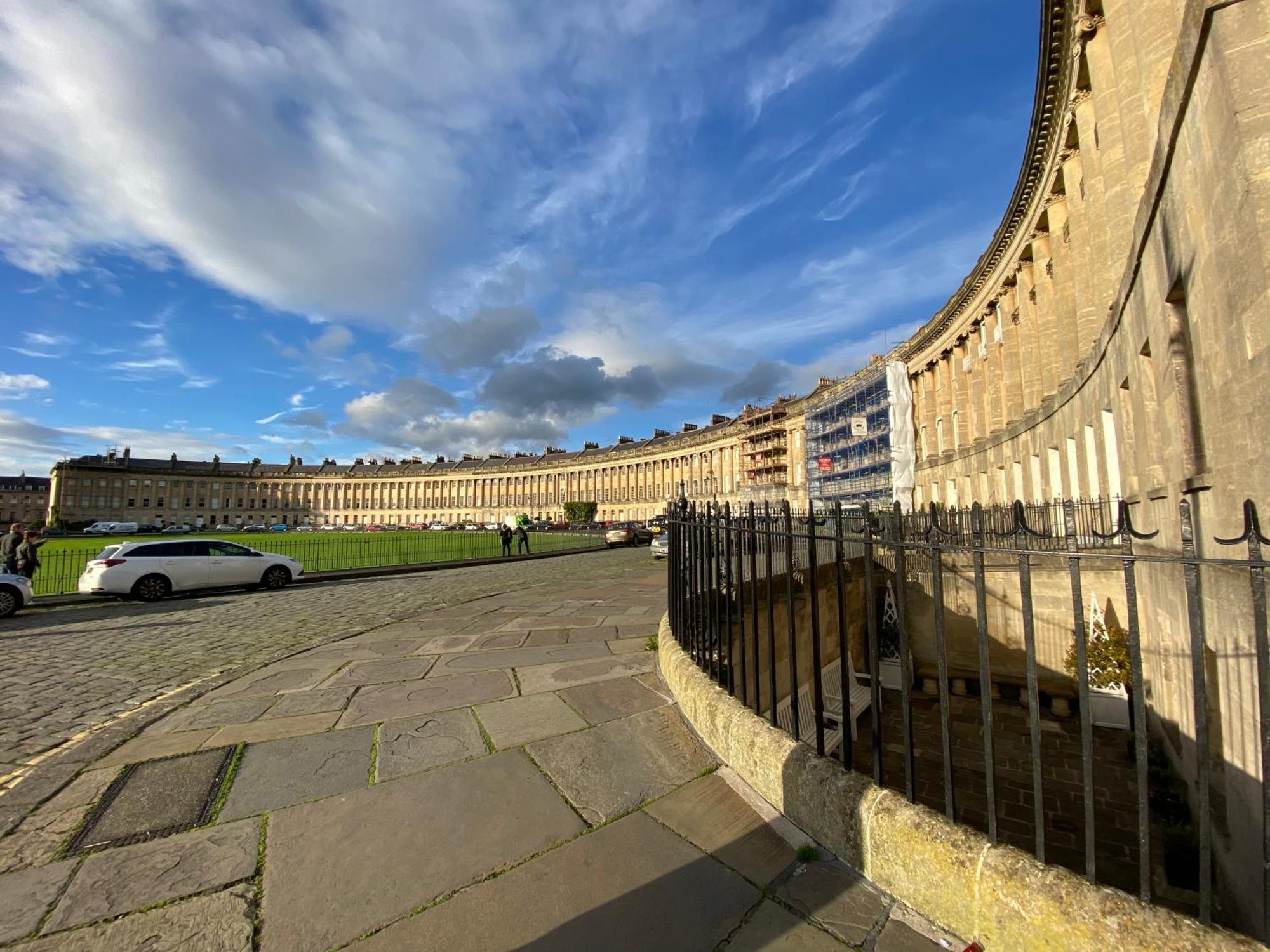 Elegant & Romantic - Entire Flat With 2 Magnificent Views Bed & Breakfast Bath