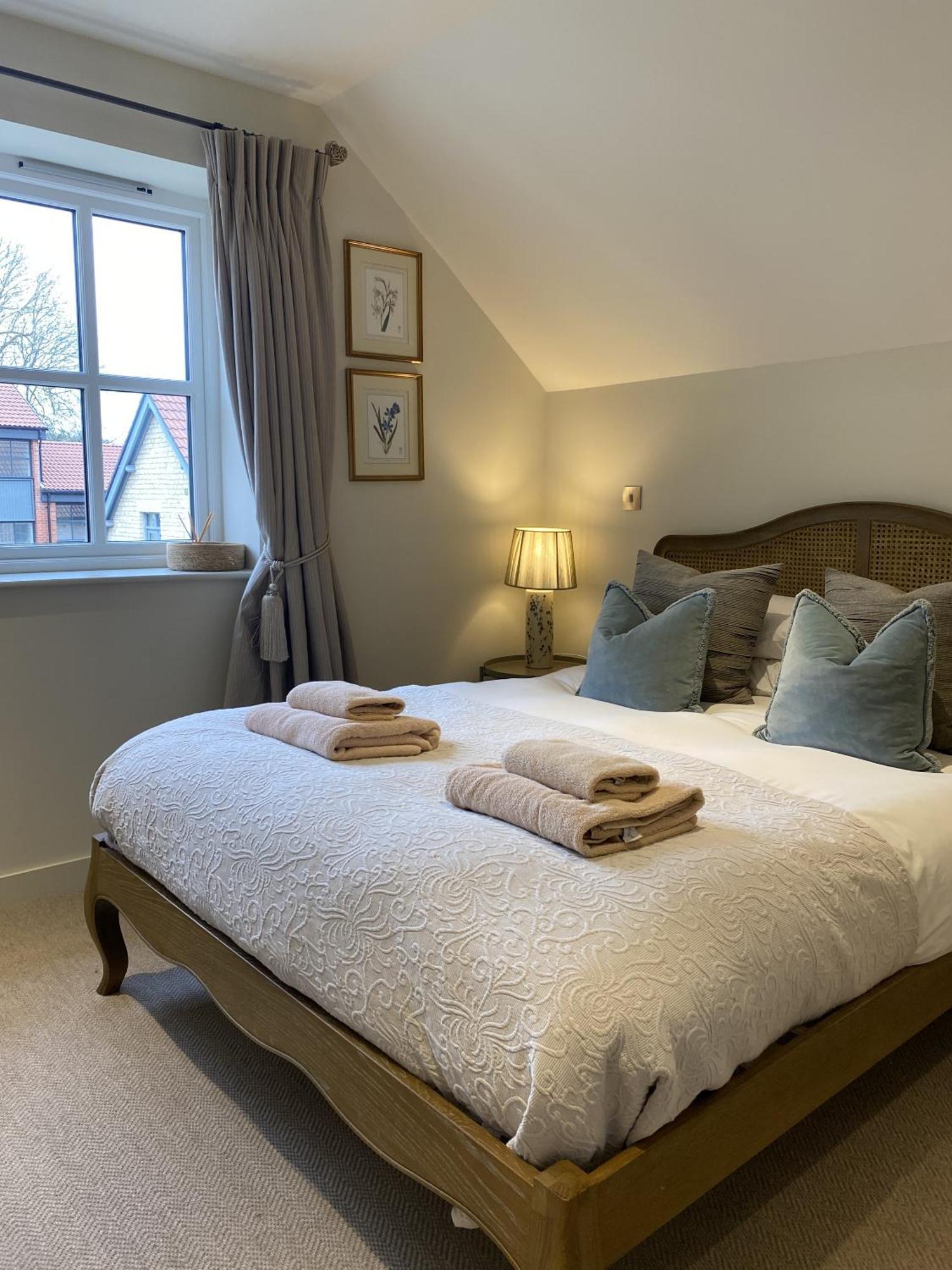 Walcot Yard With Parking, Keys Apartment *