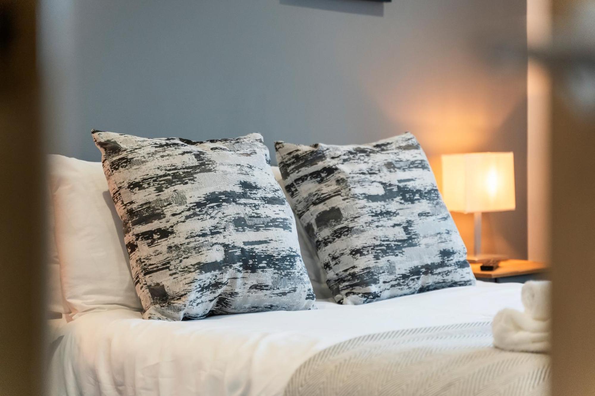 Cosy 2-bedroom With Private Hot Tub Holiday home Bath