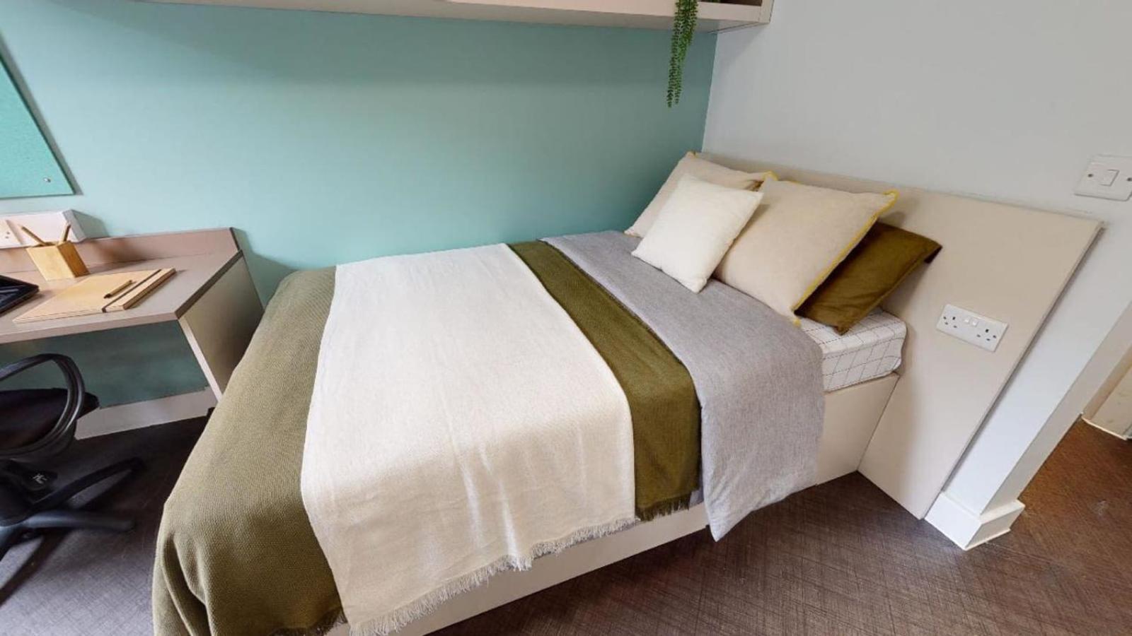 Tranquil Private Bedrooms At Twerton Mill In *