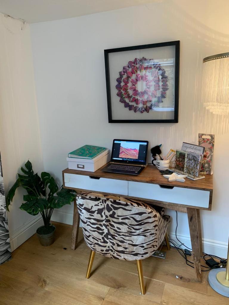 Boutique With 2 Beautiful Bedrooms Apartment *