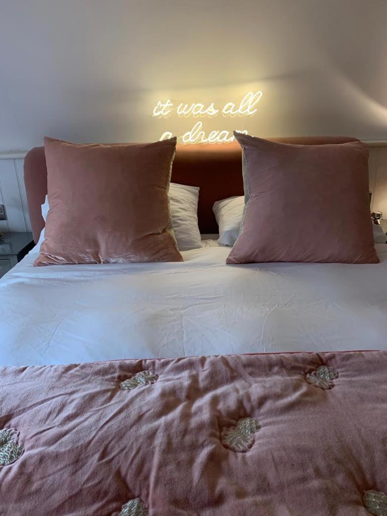Boutique With 2 Beautiful Bedrooms Apartment