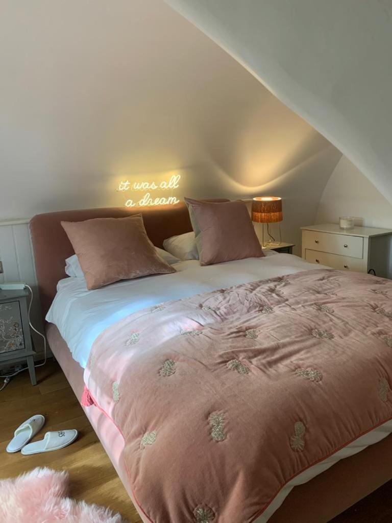 Boutique With 2 Beautiful Bedrooms Bath