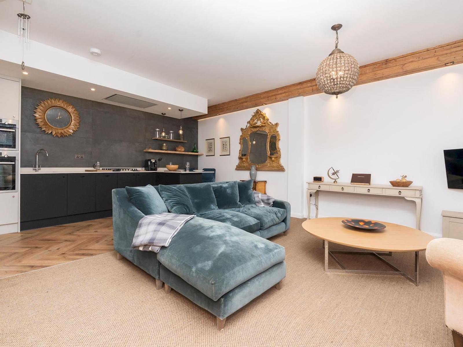 Pass The Keys Fabulous 2 Bedroom House In A Location *
