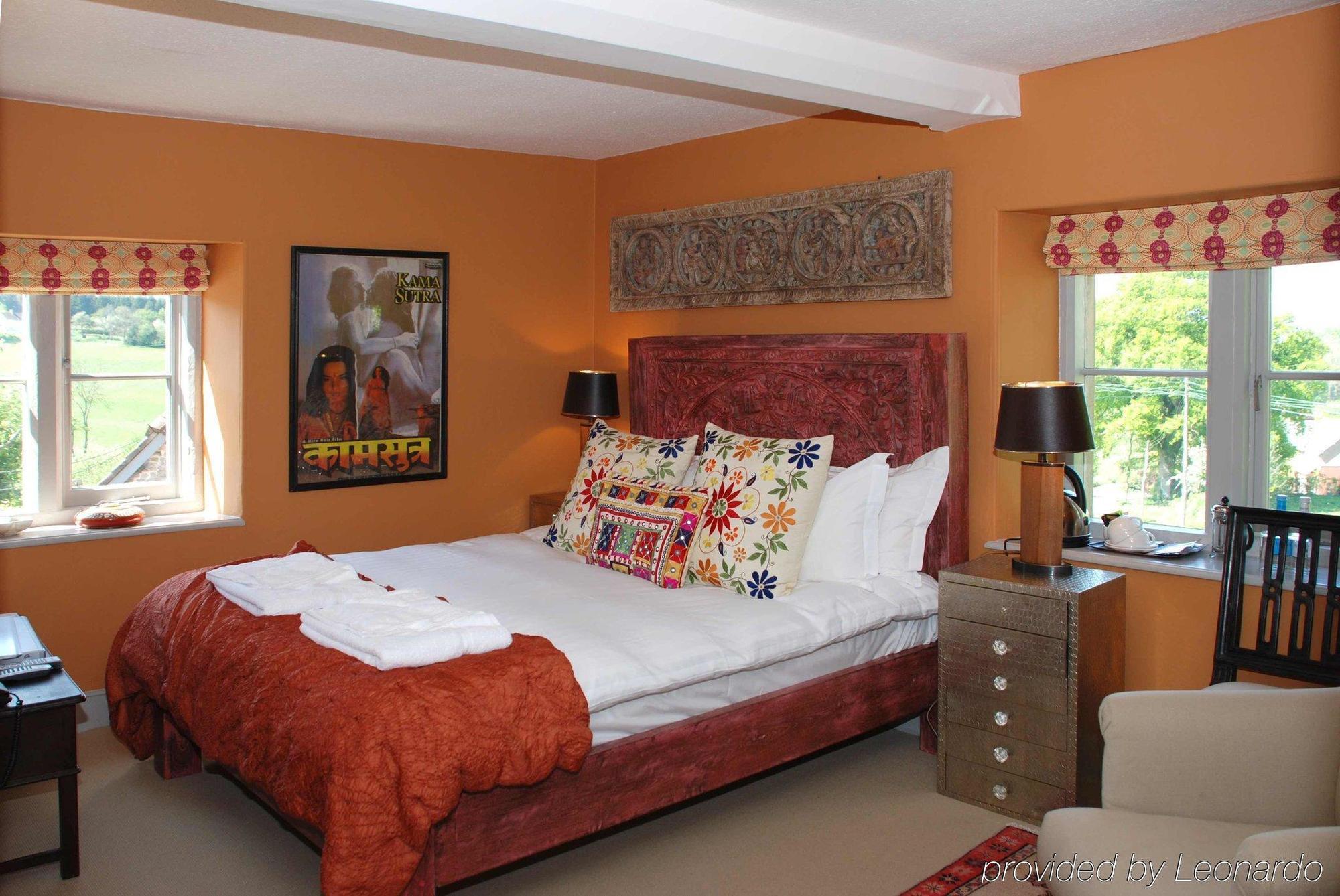 Guest house The Longleat Arms 4*