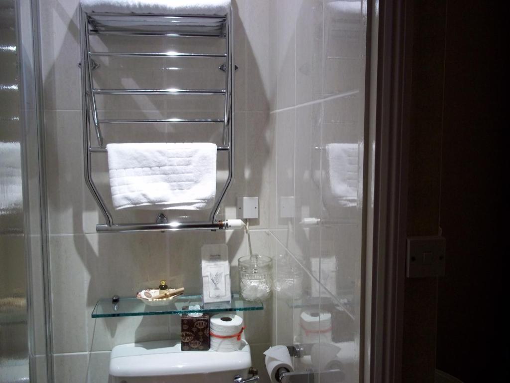 The Hollies 4* Bath