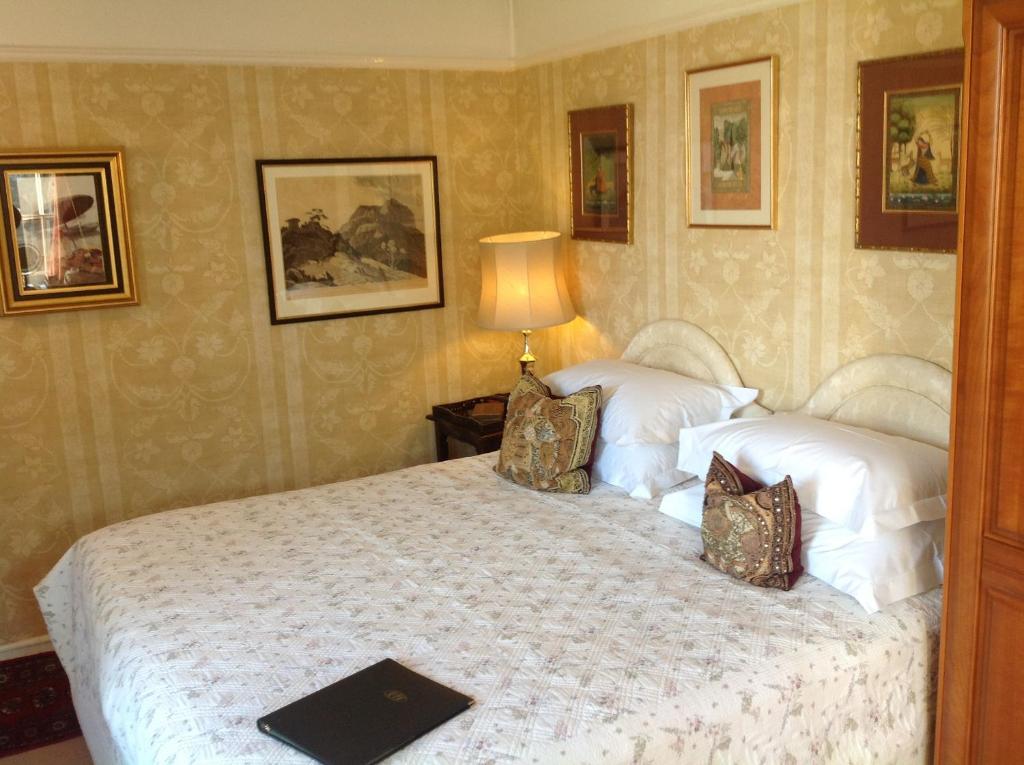 Guest house The Hollies 4*