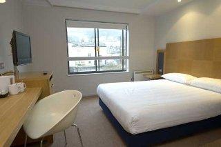Travelodge Waterside 2* Bath