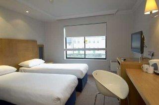 Travelodge Waterside Hotel 2*