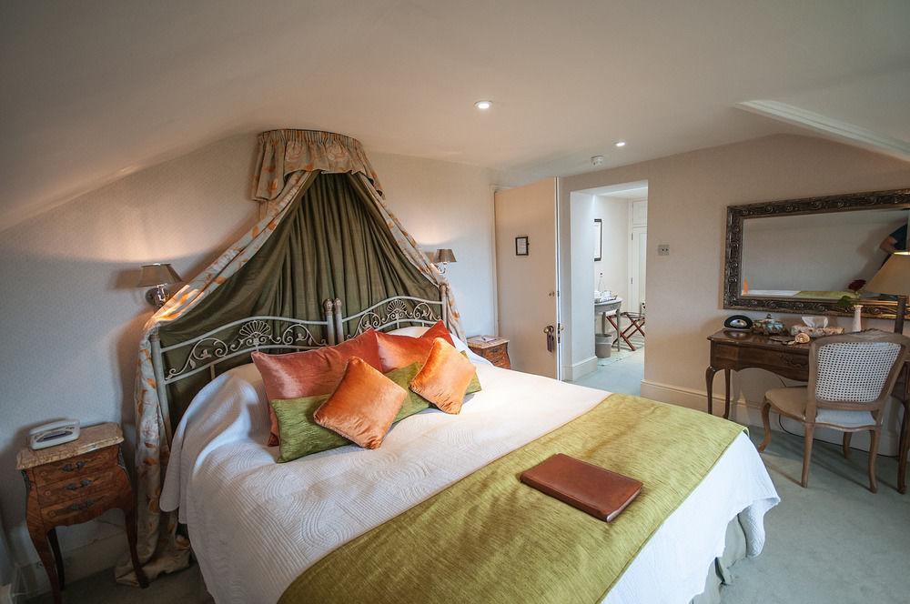 Apsley House Bed & Breakfast Bath