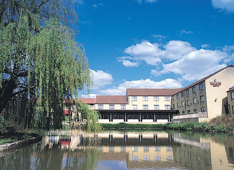 Travelodge Waterside Hotel 2*