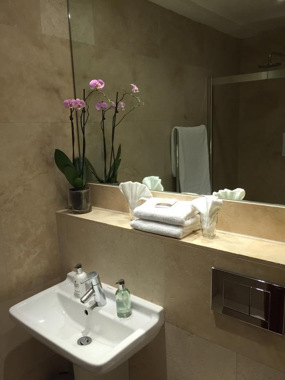 Bed & Breakfast Paradise House Bath