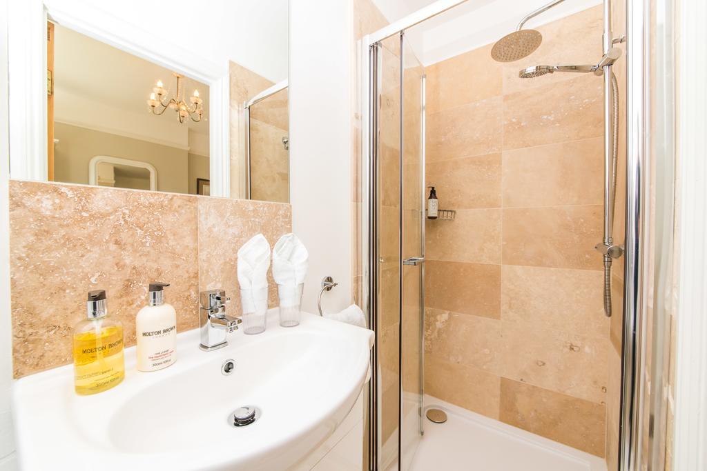 The Firs Bed & Breakfast Bath