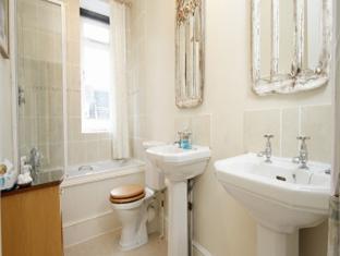 Bay Tree House Bed & Breakfast 3*