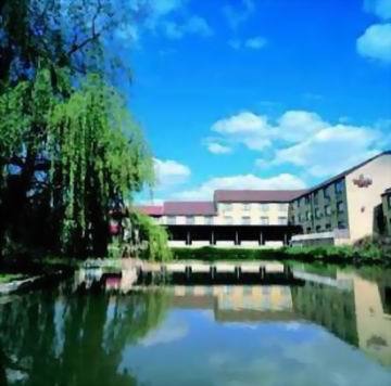 Travelodge Waterside 2*