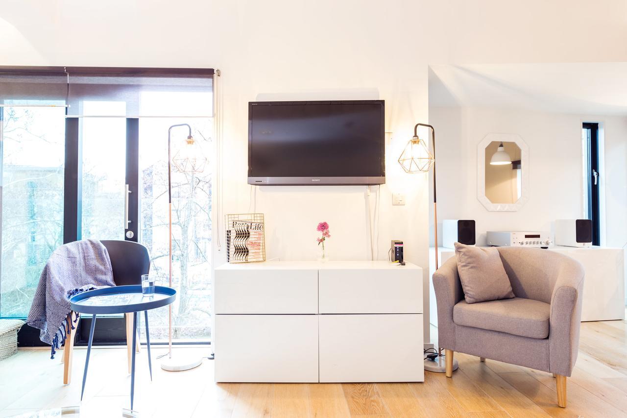 The Cliffside Chalet - Modern 3bdr Riverside Apartment Bath