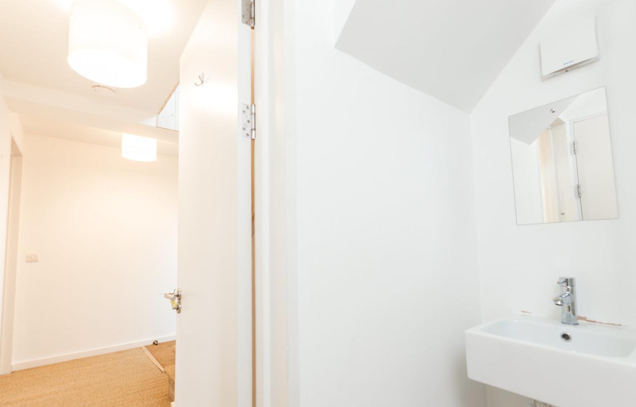 The Cliffside Chalet - Modern 3bdr Riverside Apartment *