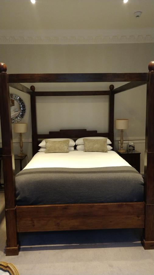 Bed & Breakfast Paradise House