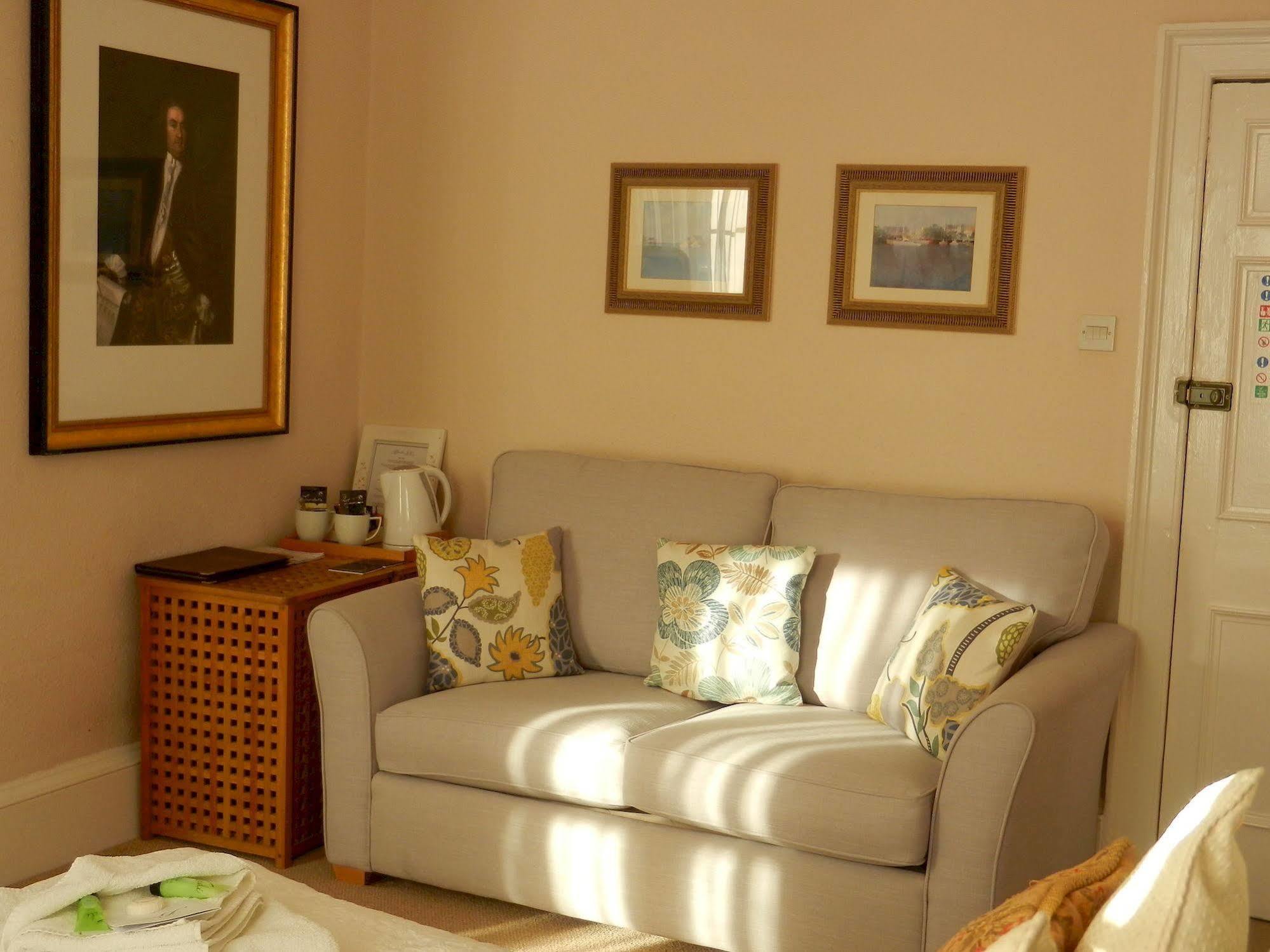 Guest house Brocks 4*
