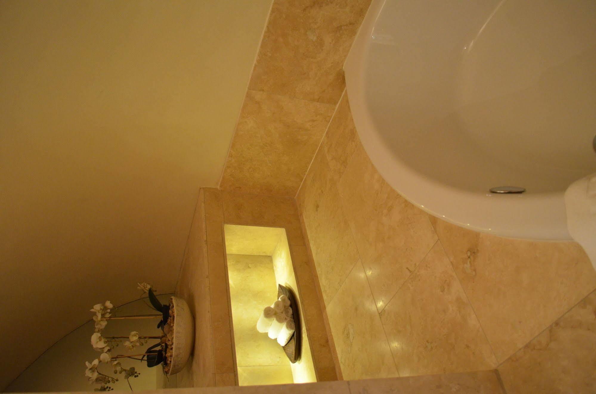 Apsley House Bed & Breakfast