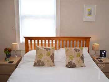 Bay Tree House 3*