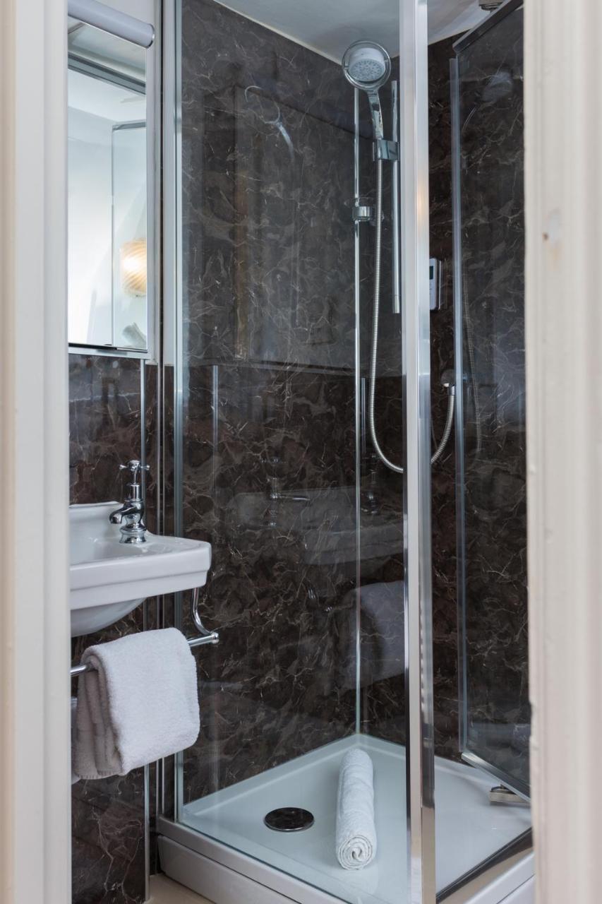 Tasburgh House 5* Bath