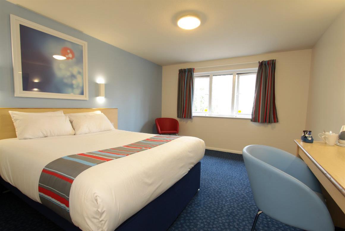 Travelodge Waterside 2*