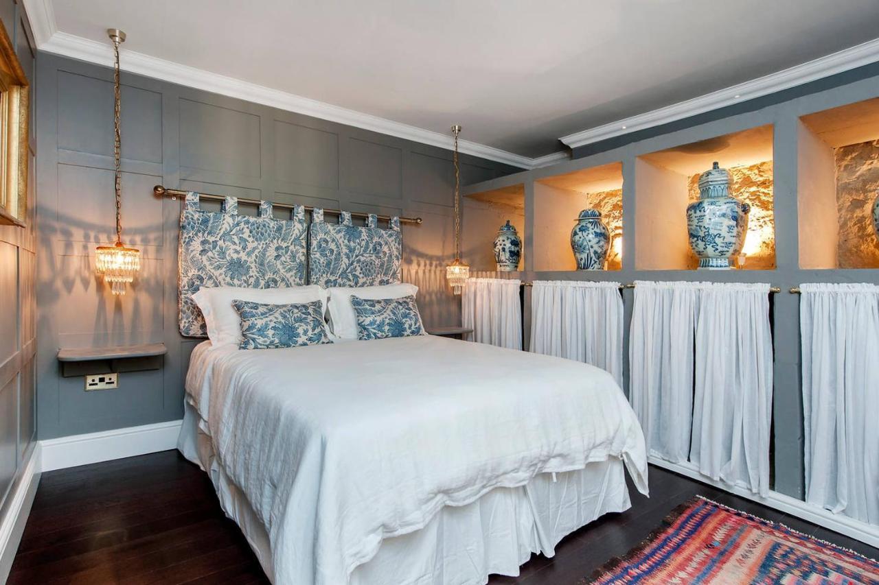 Central Luxury Garden Free Parking Apartment