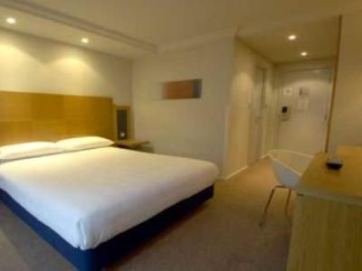 Travelodge Waterside Hotel