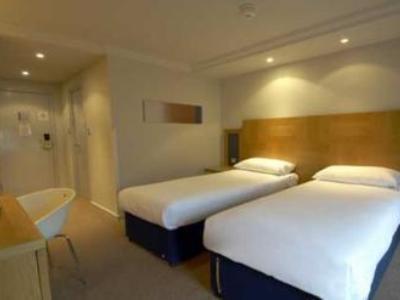Travelodge Waterside 2* Bath