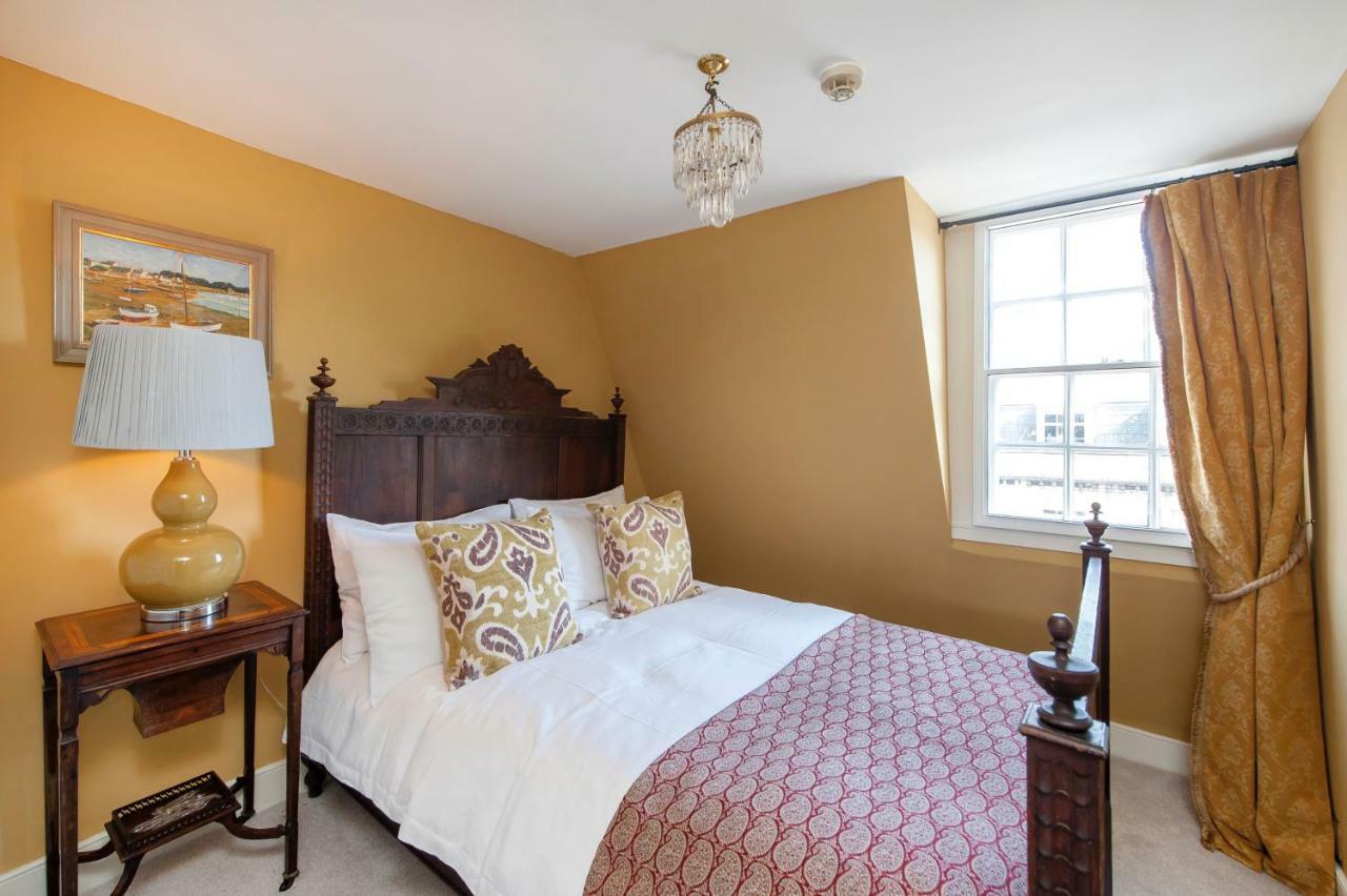 Luxury Regency In Centre