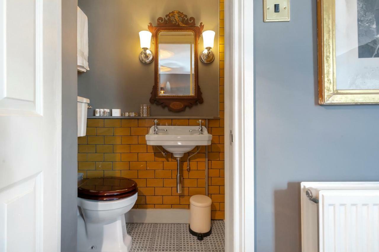 Luxury Regency In Centre Apartment *