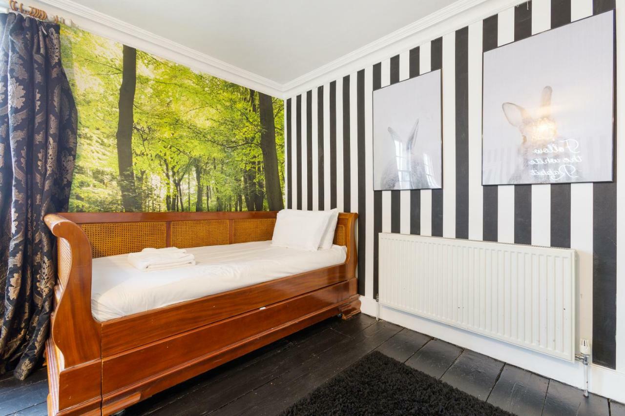 The Wonderland Townhouse - Alice In Wonderland 7bdr