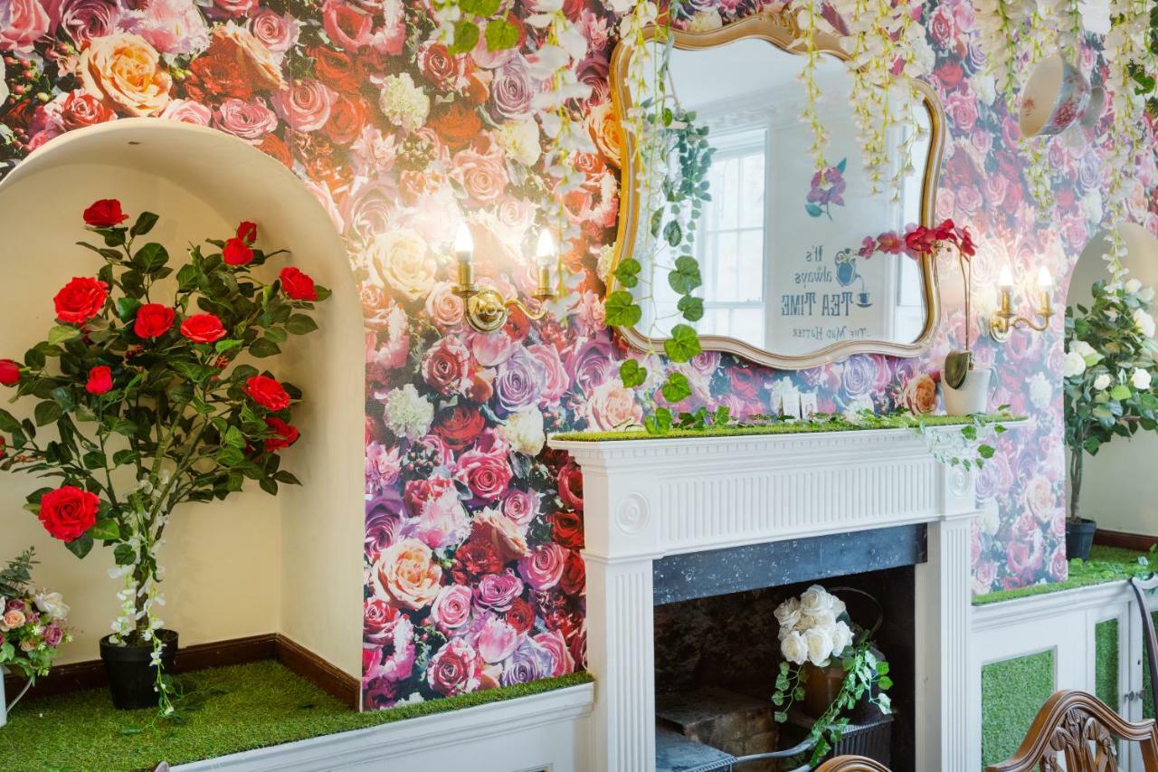 The Wonderland Townhouse - Alice In Wonderland 7bdr Holiday home
