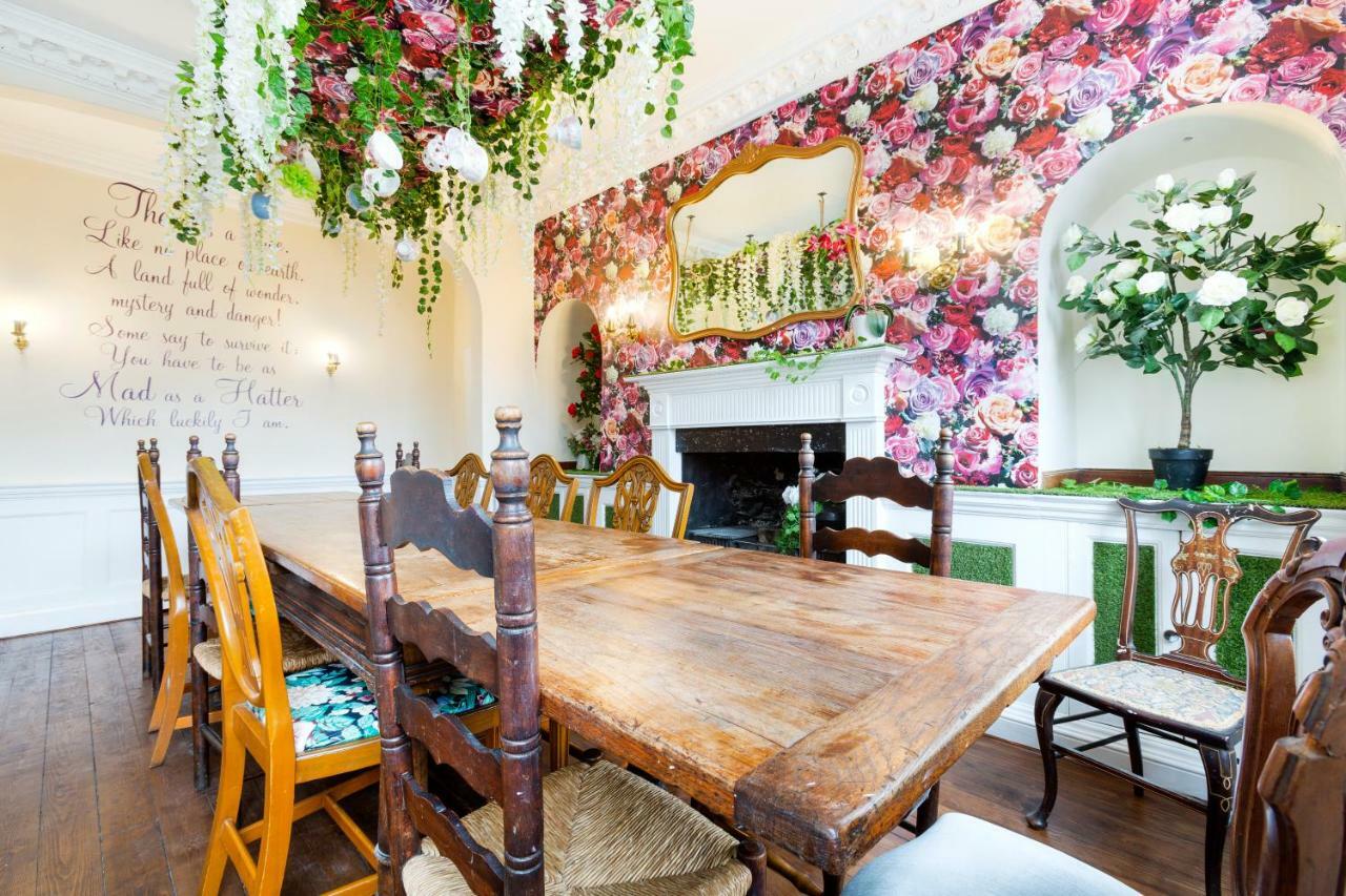 The Wonderland Townhouse - Alice In Wonderland 7bdr Holiday home Bath