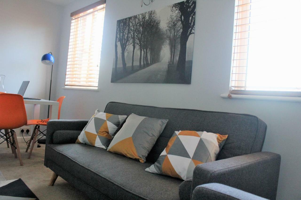 Apartment Golf Club House Free Multi Space Parking