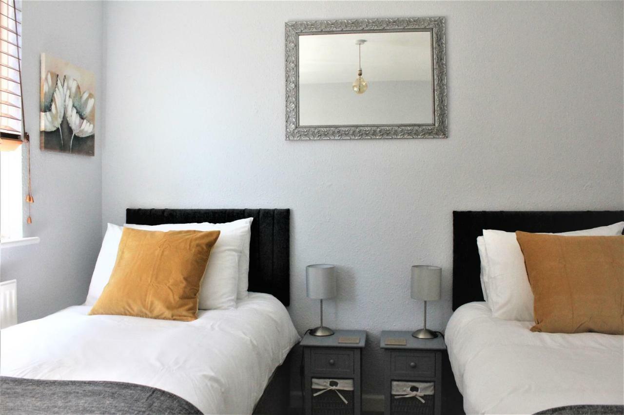 Golf Club House Free Multi Space Parking Apartment *