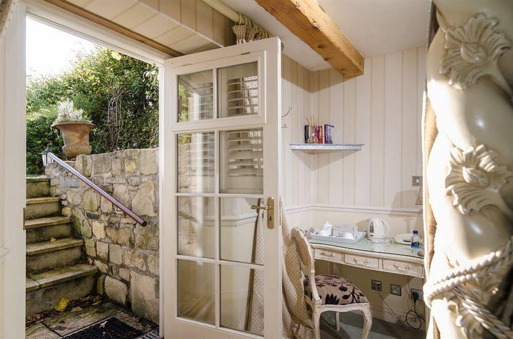 Apsley House Bed & Breakfast Bath