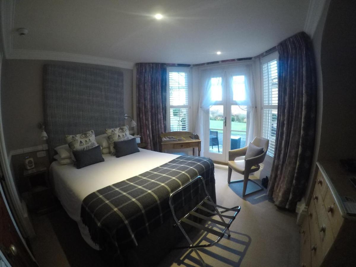 Paradise House Bed & Breakfast 5*
